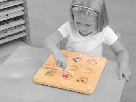 MASTERKIDZ Co Przyciągnie Magnes Edukacyjna Gra Tabliczka Montessori Masterkidz MASTERKIDZ Co Przyciągnie Magnes Edukacyjna Gra Tabliczka Montessori Masterkidz