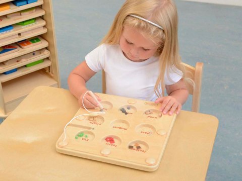 MASTERKIDZ Co Przyciągnie Magnes Edukacyjna Gra Tabliczka Montessori Masterkidz MASTERKIDZ Co Przyciągnie Magnes Edukacyjna Gra Tabliczka Montessori Masterkidz