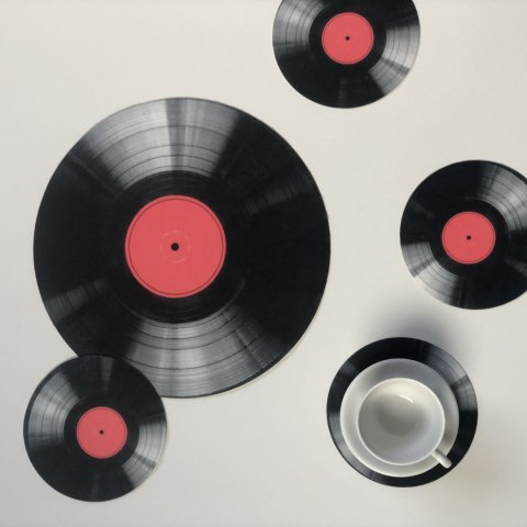 Zestaw podkładek na stół okrągłych 1+4 - VINYL Bertoni Zestaw podkładek na stół okrągłych 1+4 - VINYL Bertoni