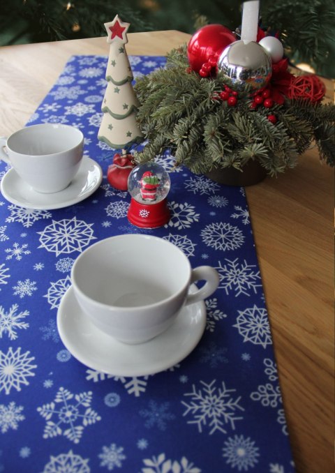Bieżnik na stół SNOW 95x33 cm Bertoni Bieżnik na stół SNOW 95x33 cm Bertoni