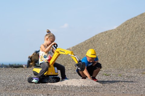 FALK Koparka Komatsu Obrotowa Łopata + Kask FALK FALK Koparka Komatsu Obrotowa Łopata + Kask FALK