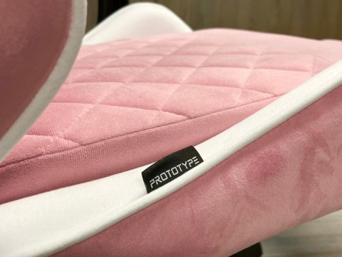 Fotel obrotowy gamingowy XL POKER PRO PINK + WHITE ALCANTARA Prototype Fotel obrotowy gamingowy XL POKER PRO PINK + WHITE ALCANTARA Prototype