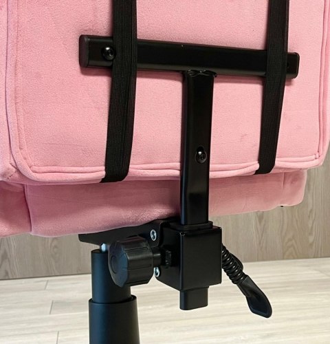 Fotel obrotowy gamingowy XL POKER PRO PINK + WHITE ALCANTARA Prototype Fotel obrotowy gamingowy XL POKER PRO PINK + WHITE ALCANTARA Prototype